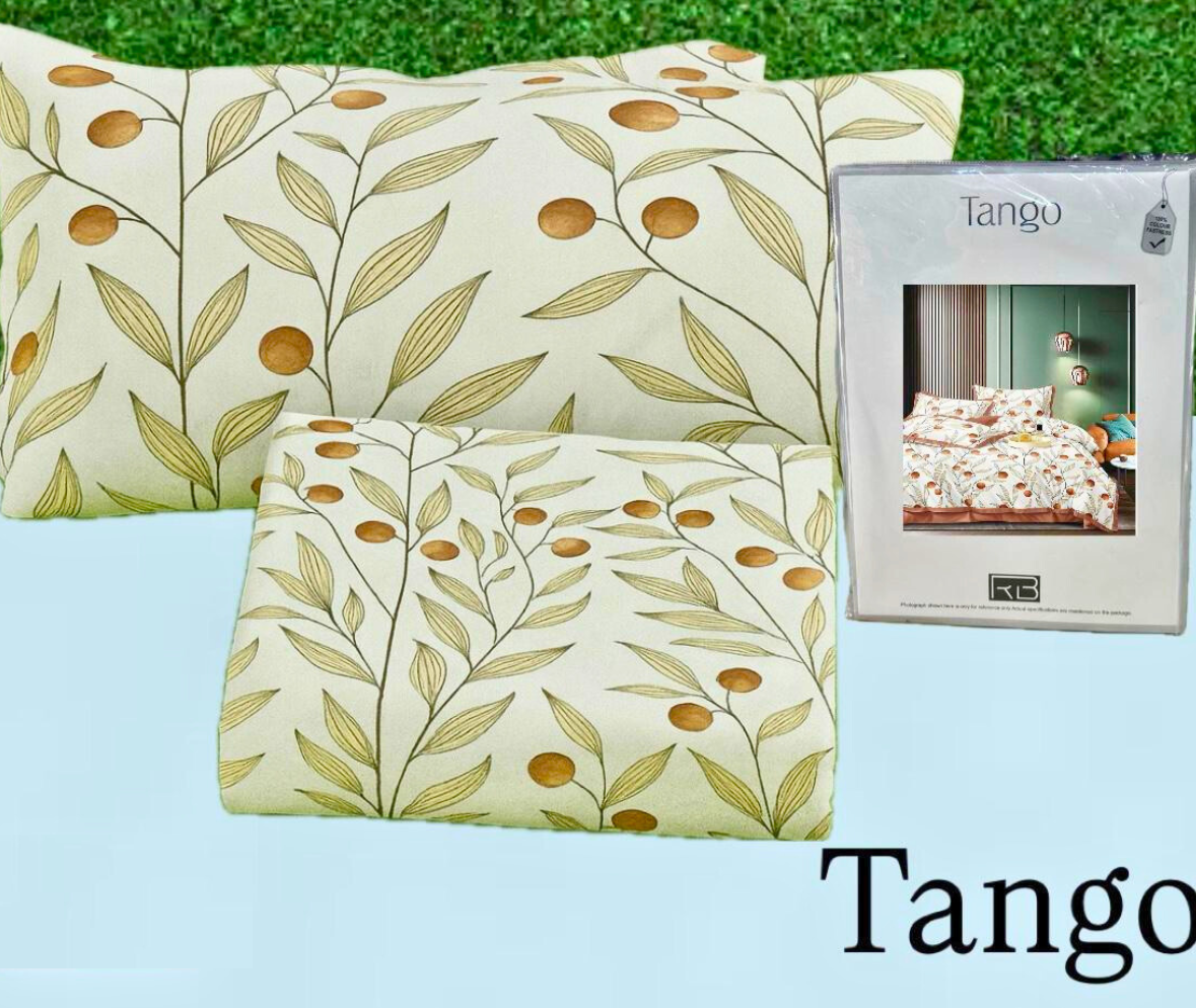 Bring a serene and refreshing ambiance to your bedroom with the Tango Floral Bedsheet Set