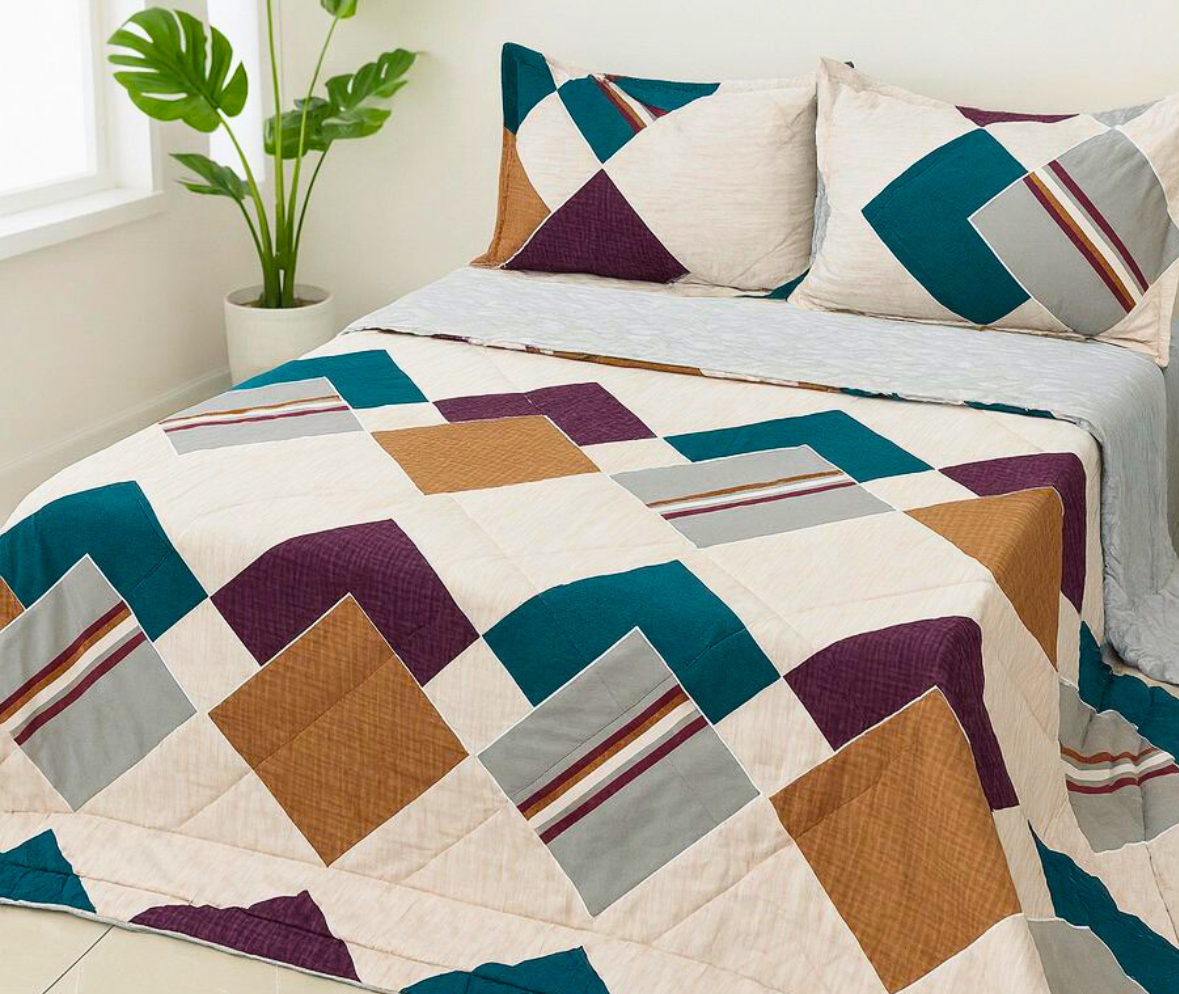 Flora 4-Piece Comforter Set – Elegant Floral & Lattice Design