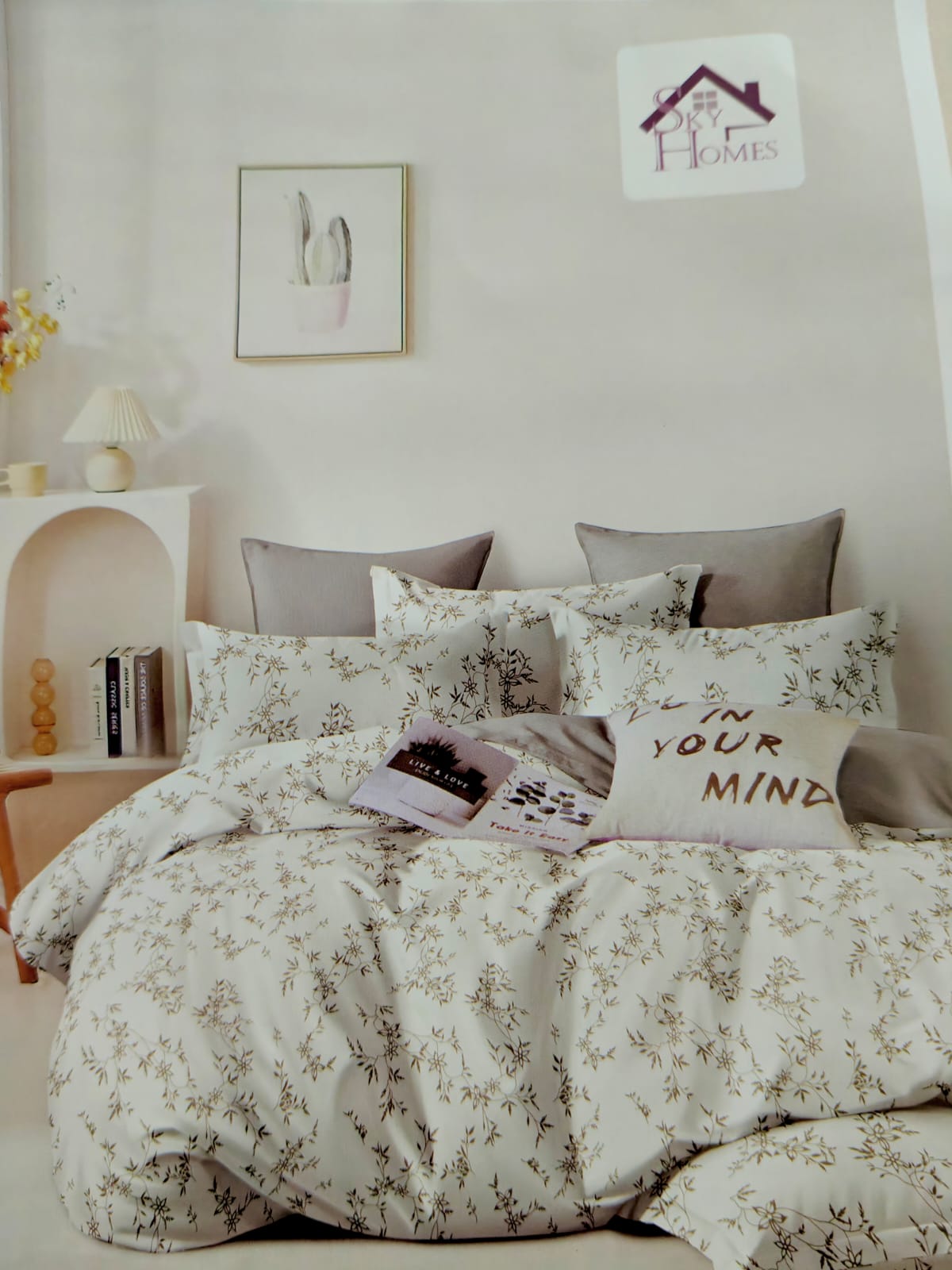 Luxe Comfort – Sky Homes Premium Floral Bedsheet Set with 2 pillow covers